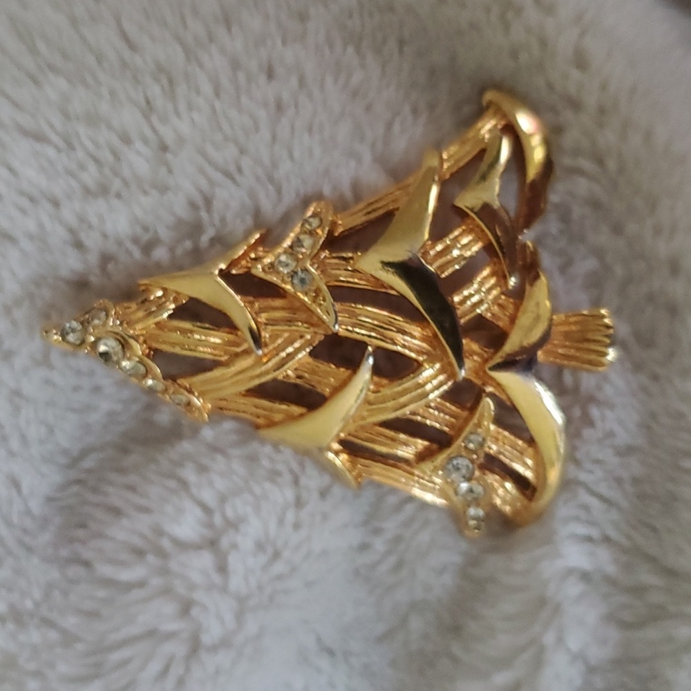 Vtg COREL Gold-Toned Christmas Tree Pin Brooch  Rhinestone Textured Branches